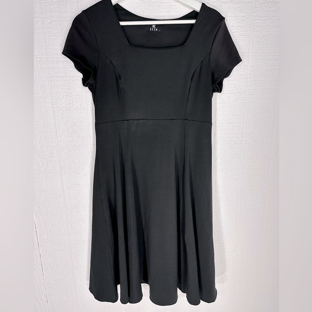 Esca black short sleeve a line midi dress size L